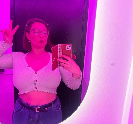 SliceOfSalami star hot gallery