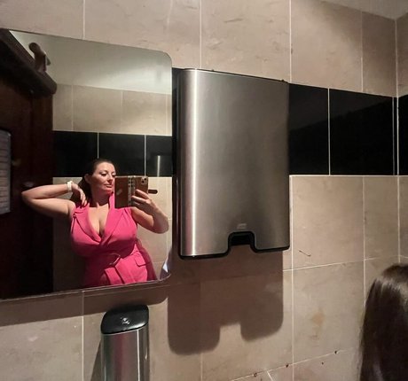 SliceOfSalami star sex pics