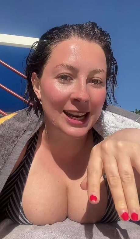 SliceOfSalami pornographic actress pic