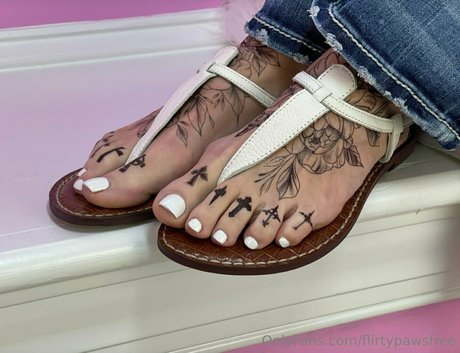 flirtypawsfree sex star image