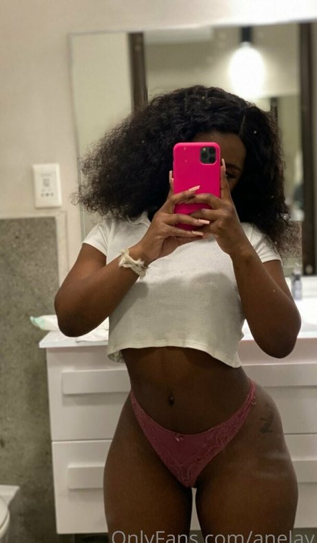 Anelay model high quality pics