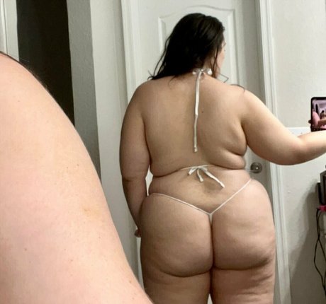 Roxyclover model beautiful pics