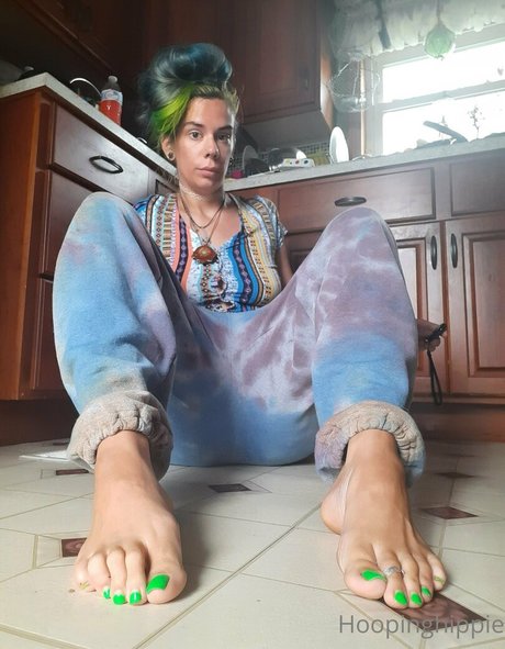 hoopinghippie23 model adult photo