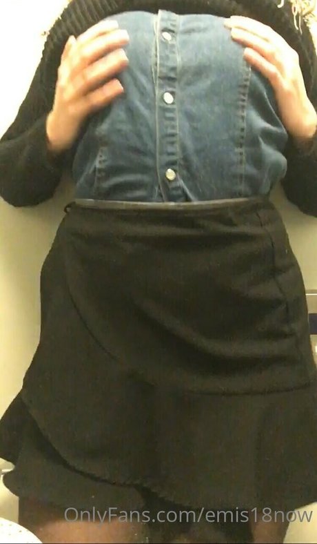 emis18now high quality pornstar image