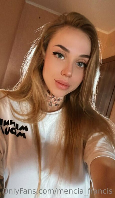 mencia francis exclusive star image
