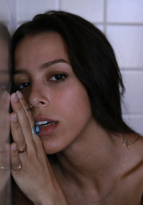 Izzybizzyspider nude actress img