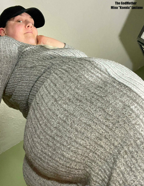 godmotherofassfree sexy star image