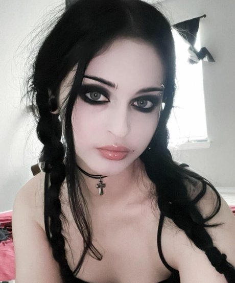 Bleachb0n3s erotic pornstar photo