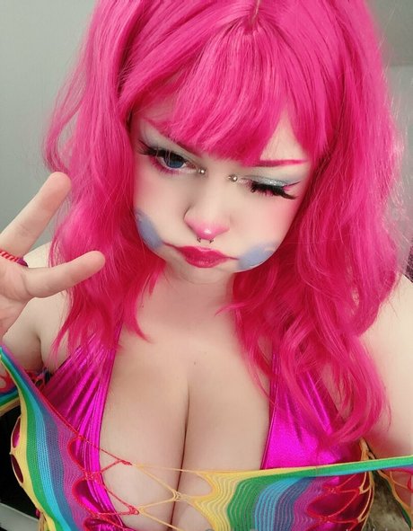 ushiss adult model image