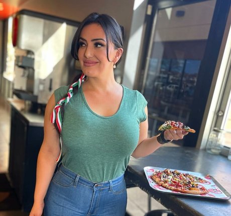 Monica Garcia art model img