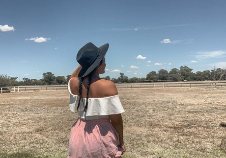 Jesy Lee beautiful model gallery