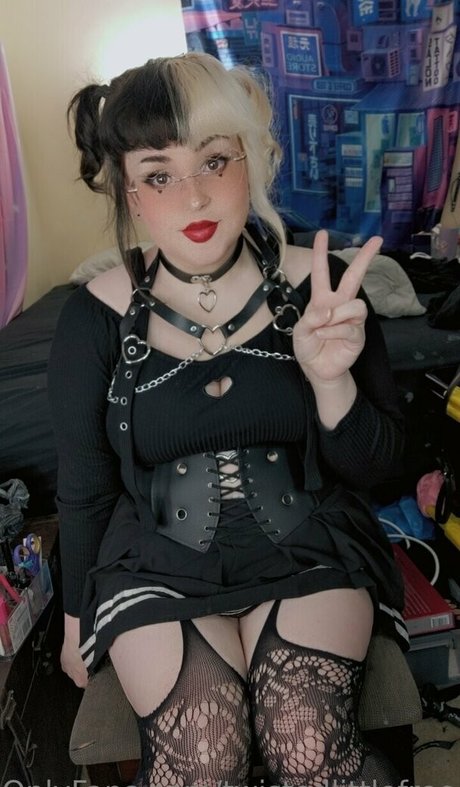 twistedlittlefree hd pornstar images