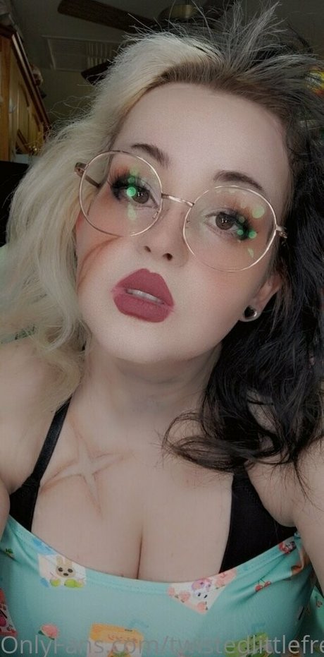 twistedlittlefree pornographic star pics