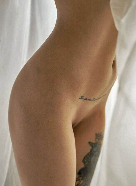 Zeynep Renda porn model photo