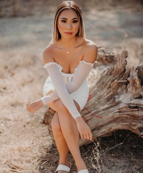 Elizaachar pornstar adult pics