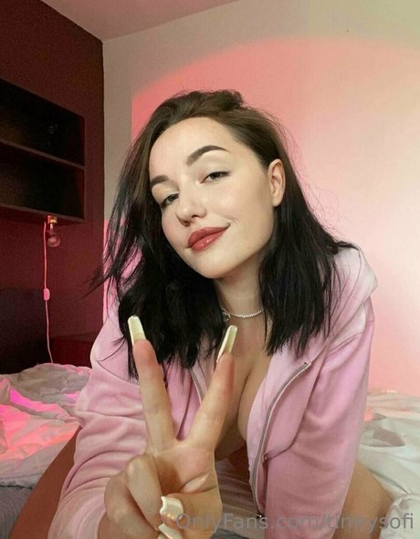 tinnysofi model xxx pictures