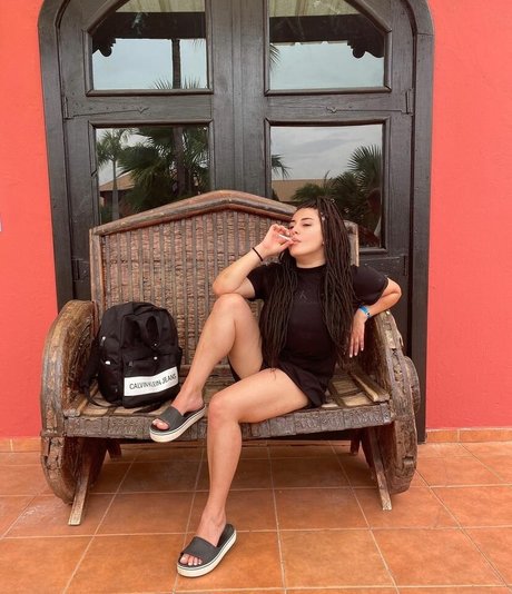 Rozzzywow erotic star image