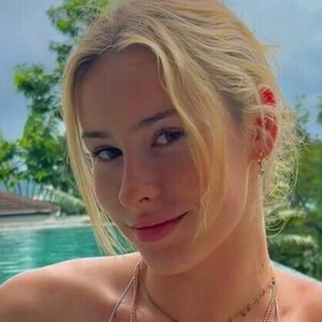 Sienna Kolesnyk model free image