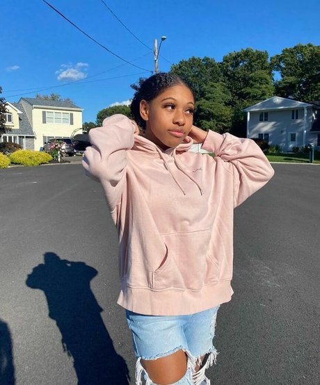 Elyse Rey sexy model pics