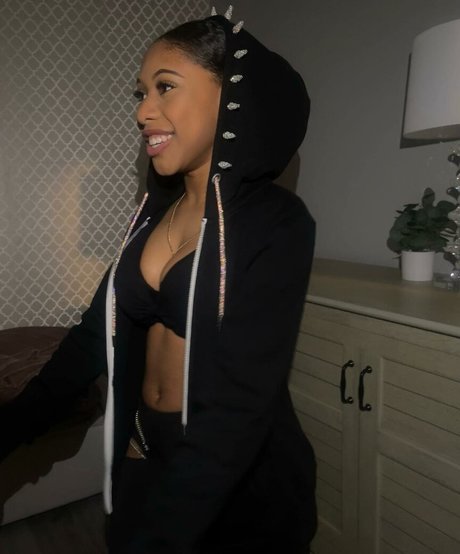 Elyse Rey star adult photos