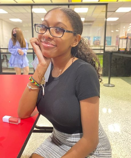 Elyse Rey best pornstar pics