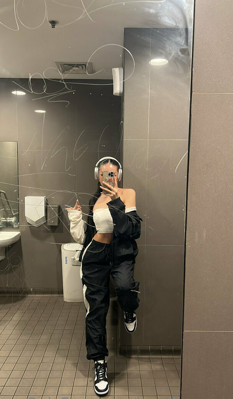 kamillawong star nude photo