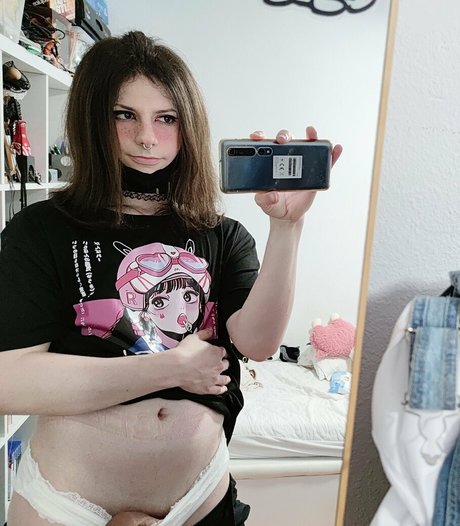 Xlunartears nude actress gallery