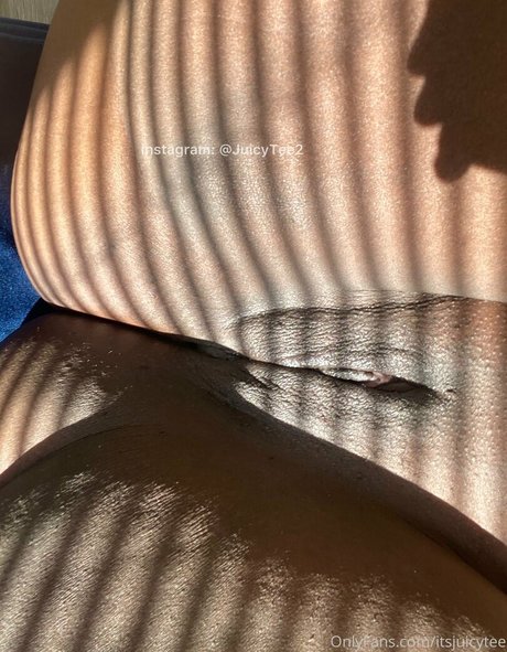 itsjuicytee model erotic pictures