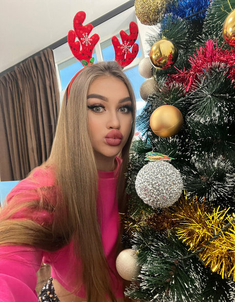 leila kaminskaya pornographic model image