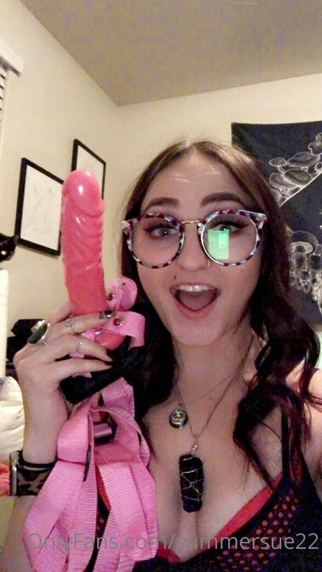 summersue22 model adult photo