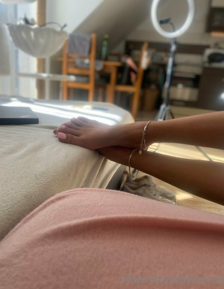 yourelisen star naked pic