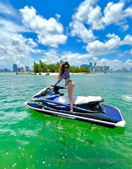 cocktailratings art actress pic