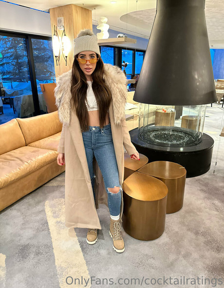 female onlyfans beautiful pics