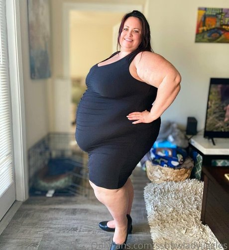 ssbbwladyjiggles erotic actress pictures