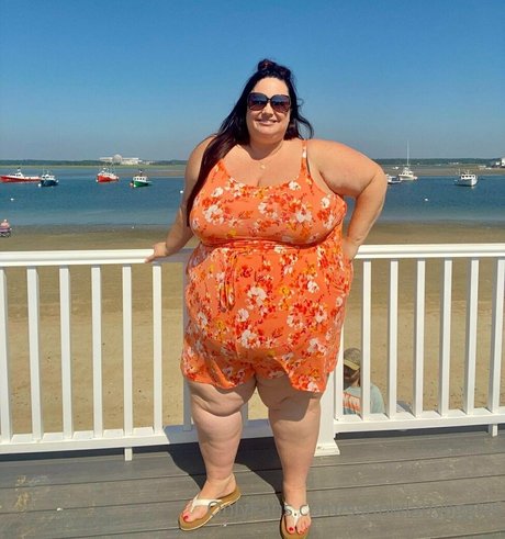 ssbbwladyjiggles sexy actress images