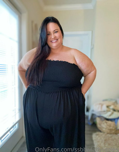 ssbbwladyjiggles xxx model images