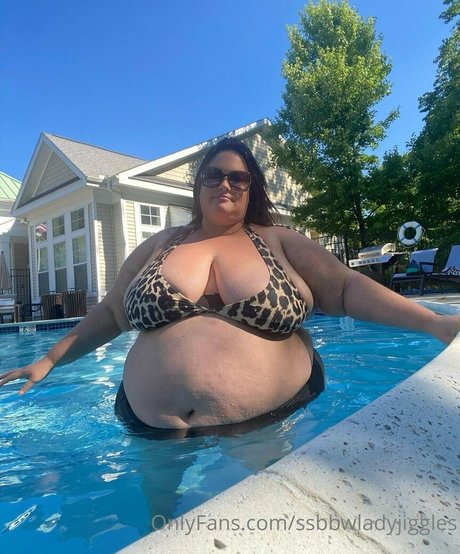 ssbbwladyjiggles nice model photos