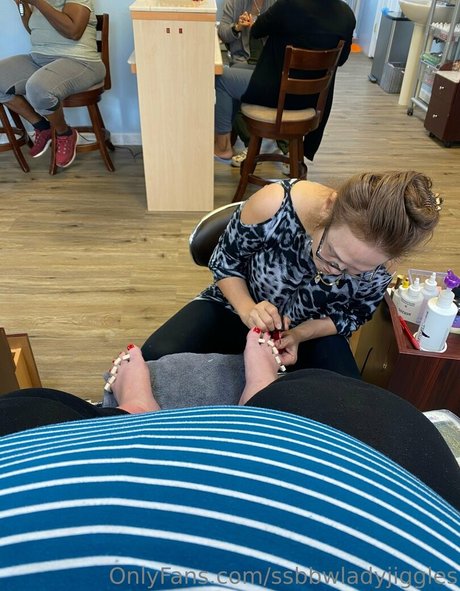 ssbbwladyjiggles model galleries