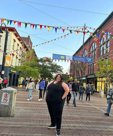 ssbbwladyjiggles nudes actress gallery