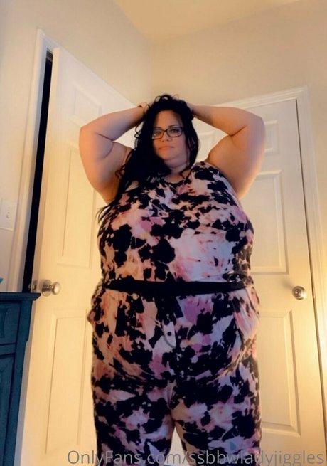 ssbbwladyjiggles model high quality pic