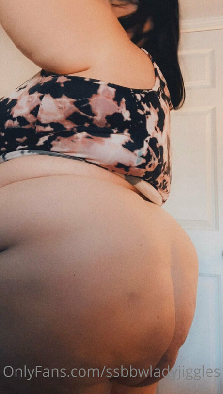 ssbbwladyjiggles best model photos