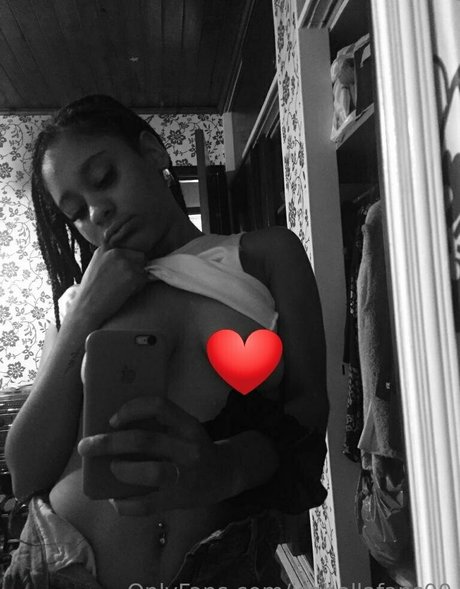 isabellafans00 free actress picture