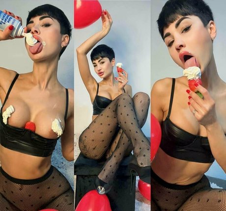 greedyhole pornstar high quality images