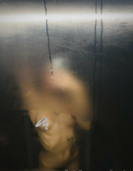 layslet naked star images