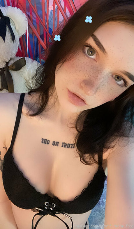 ronnie moon free model naked pic