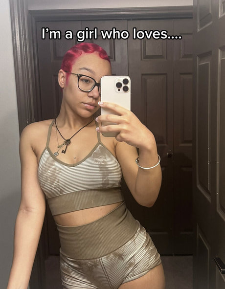 Caileneasely nudes actress pictures