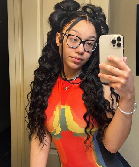 Caileneasely art pornstar photos