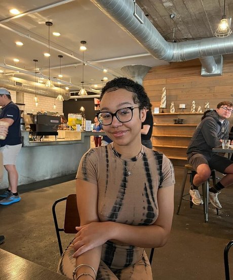 Caileneasely model top image