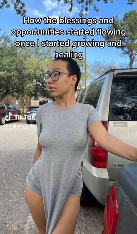 Caileneasely star art img