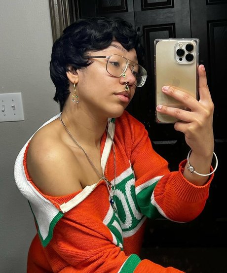 Caileneasely hd actress pics